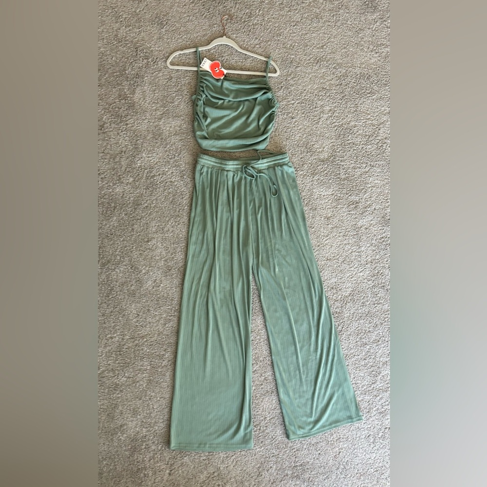 NWT Two Piece Pant set